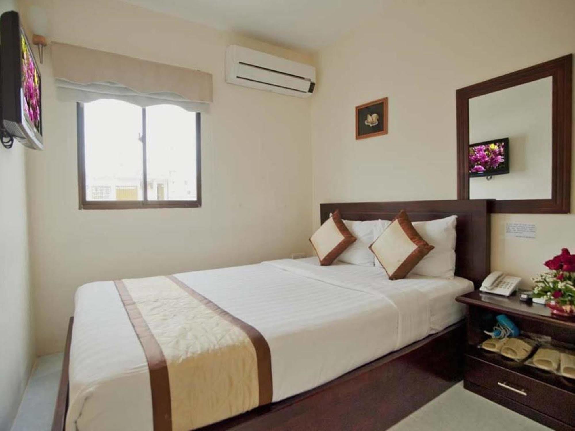 הו צ'י מין סיטי Oyo 438 Small Bay Hotel מראה חיצוני תמונה