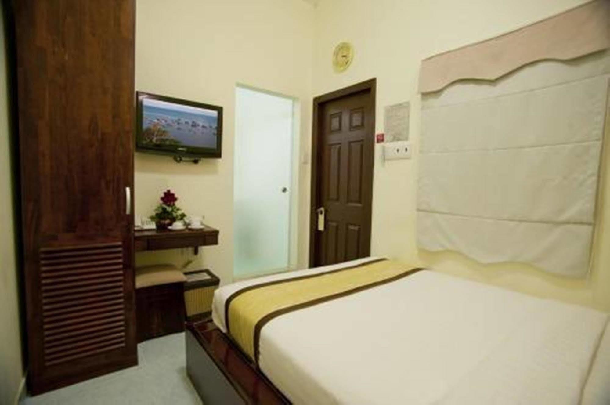 הו צ'י מין סיטי Oyo 438 Small Bay Hotel מראה חיצוני תמונה