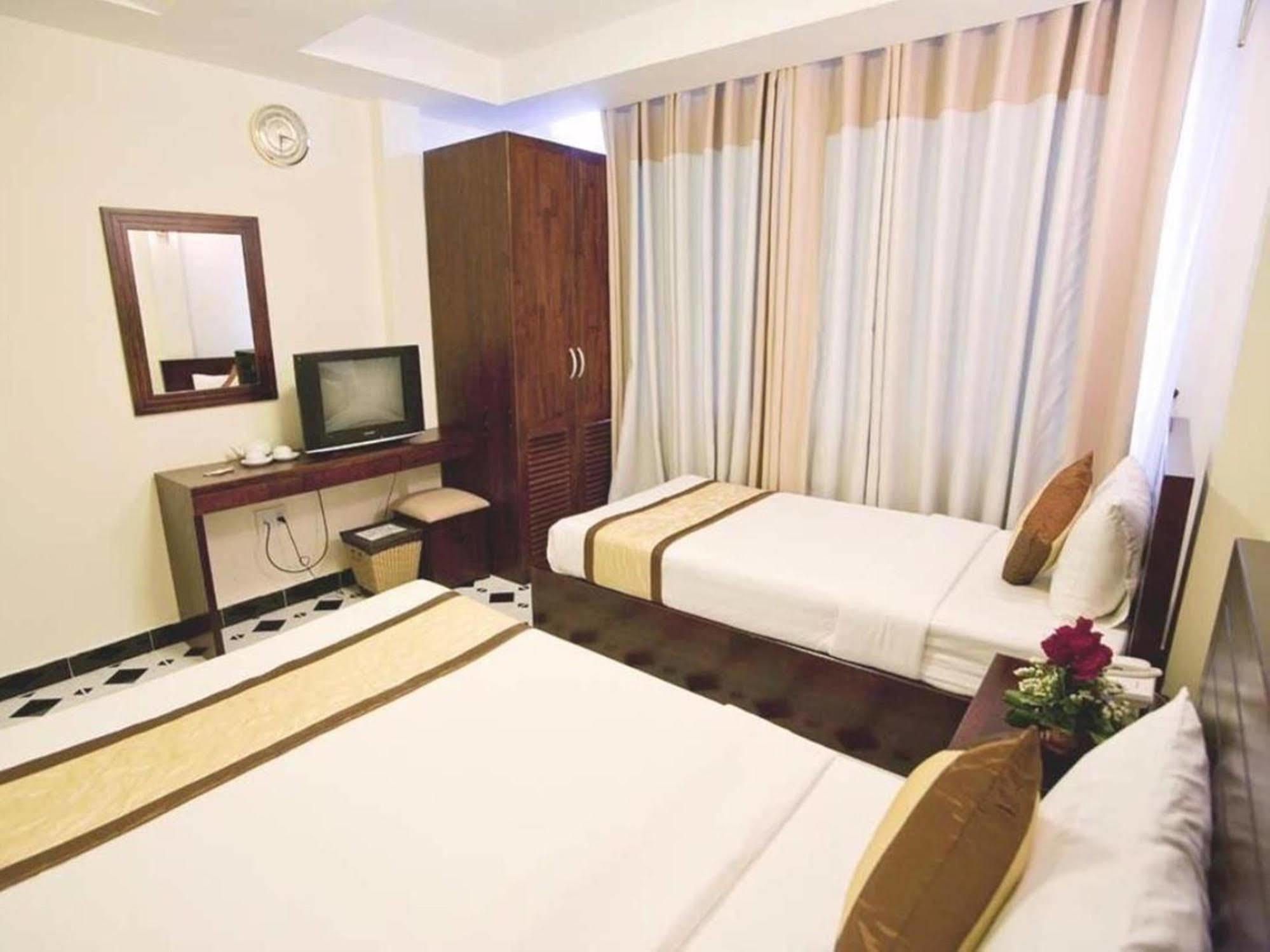 הו צ'י מין סיטי Oyo 438 Small Bay Hotel מראה חיצוני תמונה