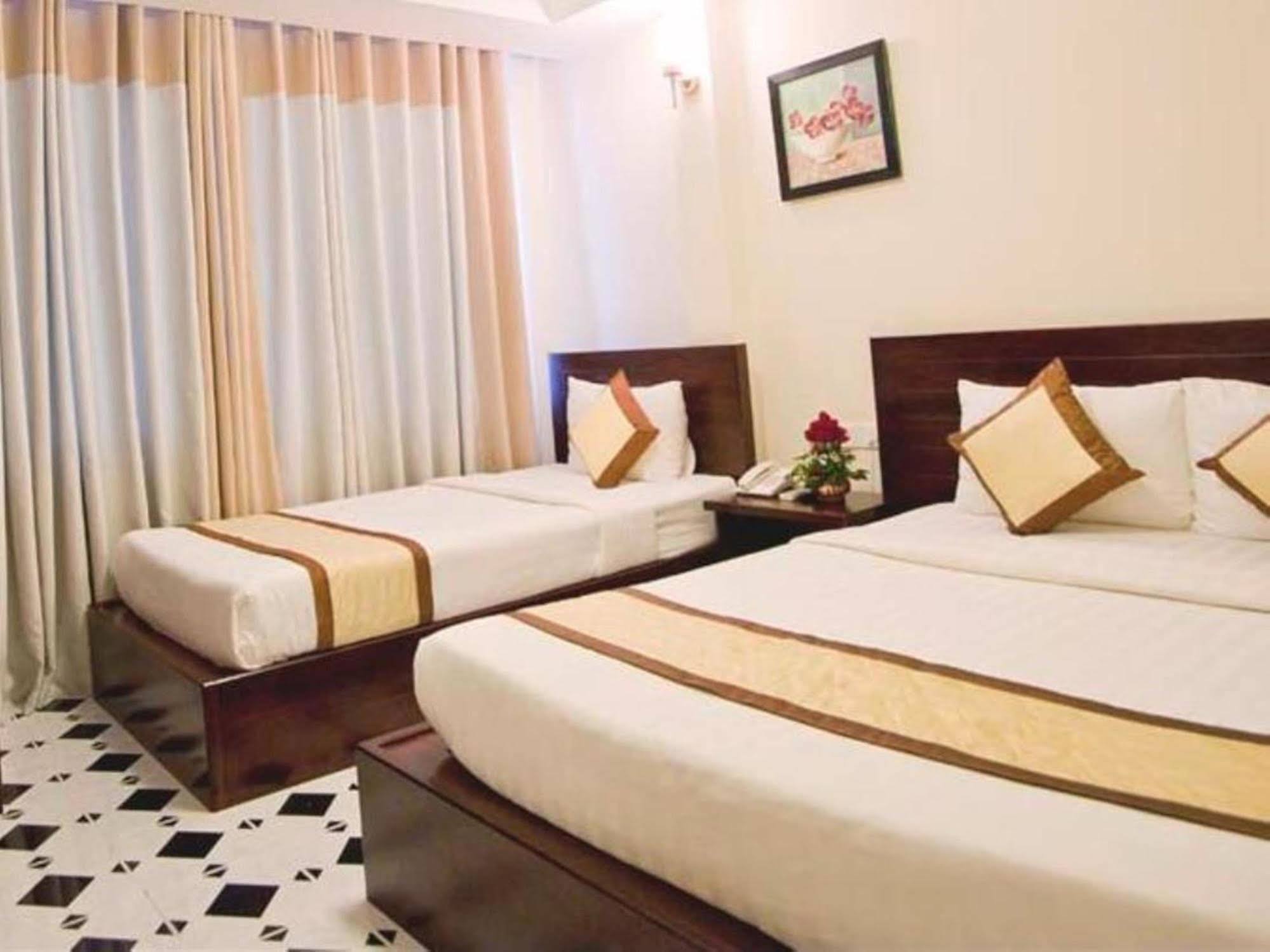 הו צ'י מין סיטי Oyo 438 Small Bay Hotel מראה חיצוני תמונה