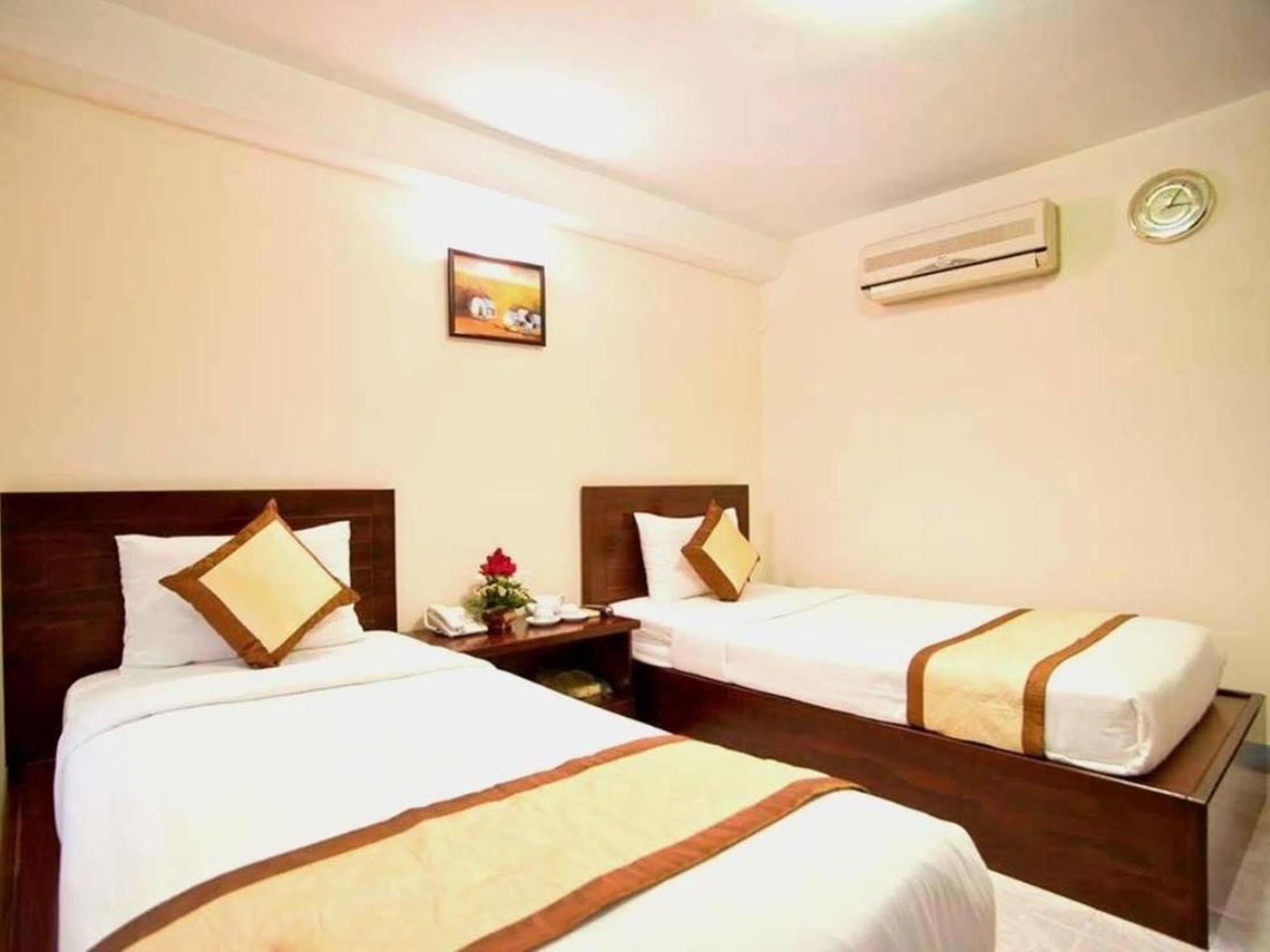 הו צ'י מין סיטי Oyo 438 Small Bay Hotel מראה חיצוני תמונה