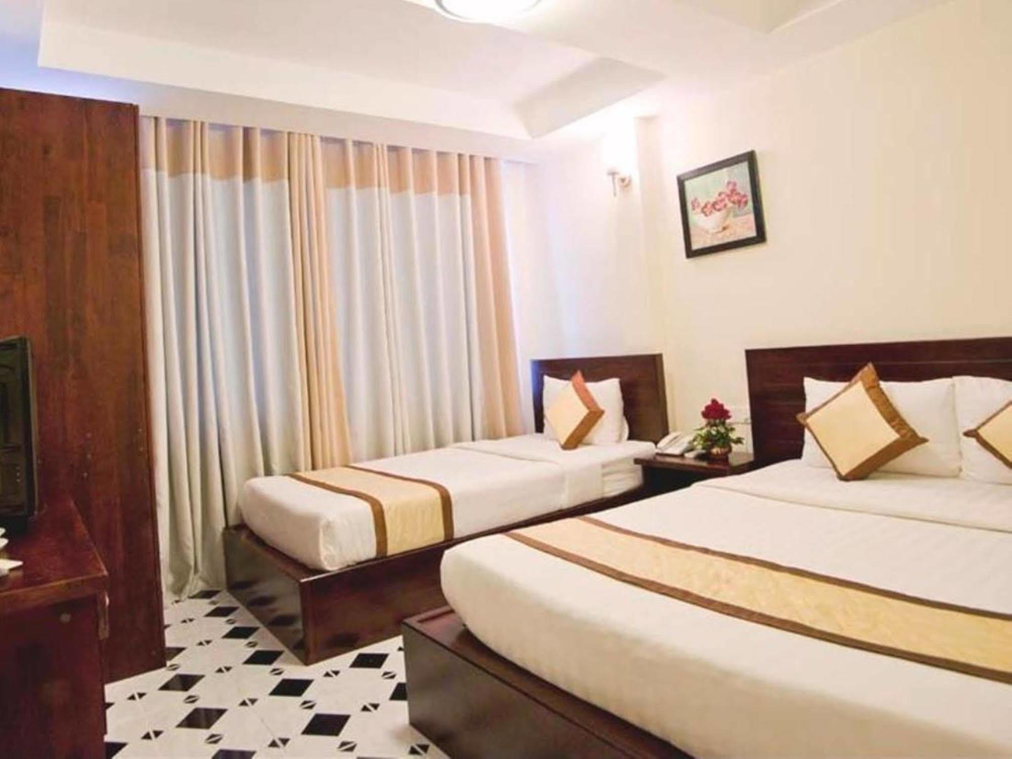 הו צ'י מין סיטי Oyo 438 Small Bay Hotel מראה חיצוני תמונה