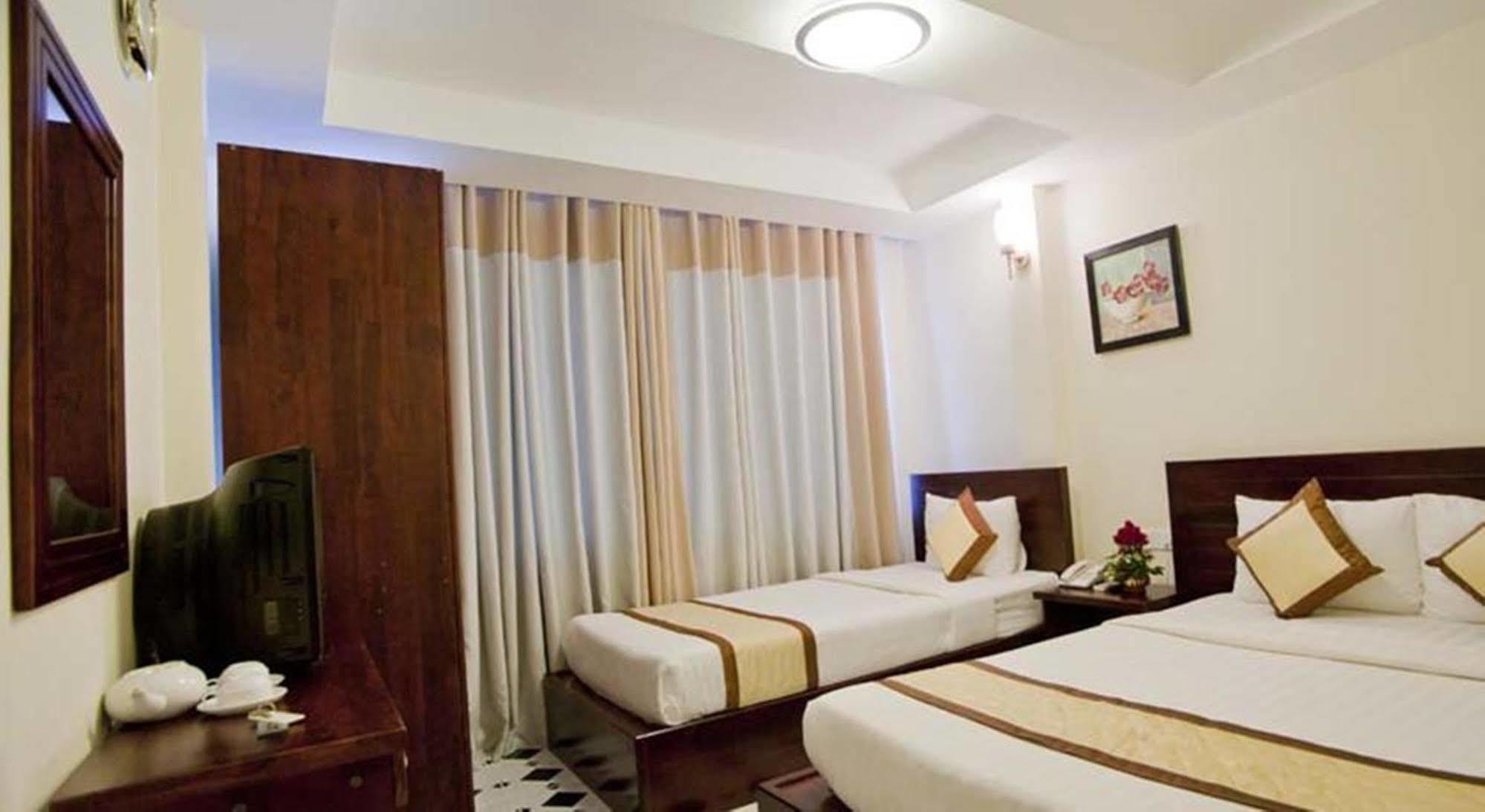הו צ'י מין סיטי Oyo 438 Small Bay Hotel מראה חיצוני תמונה