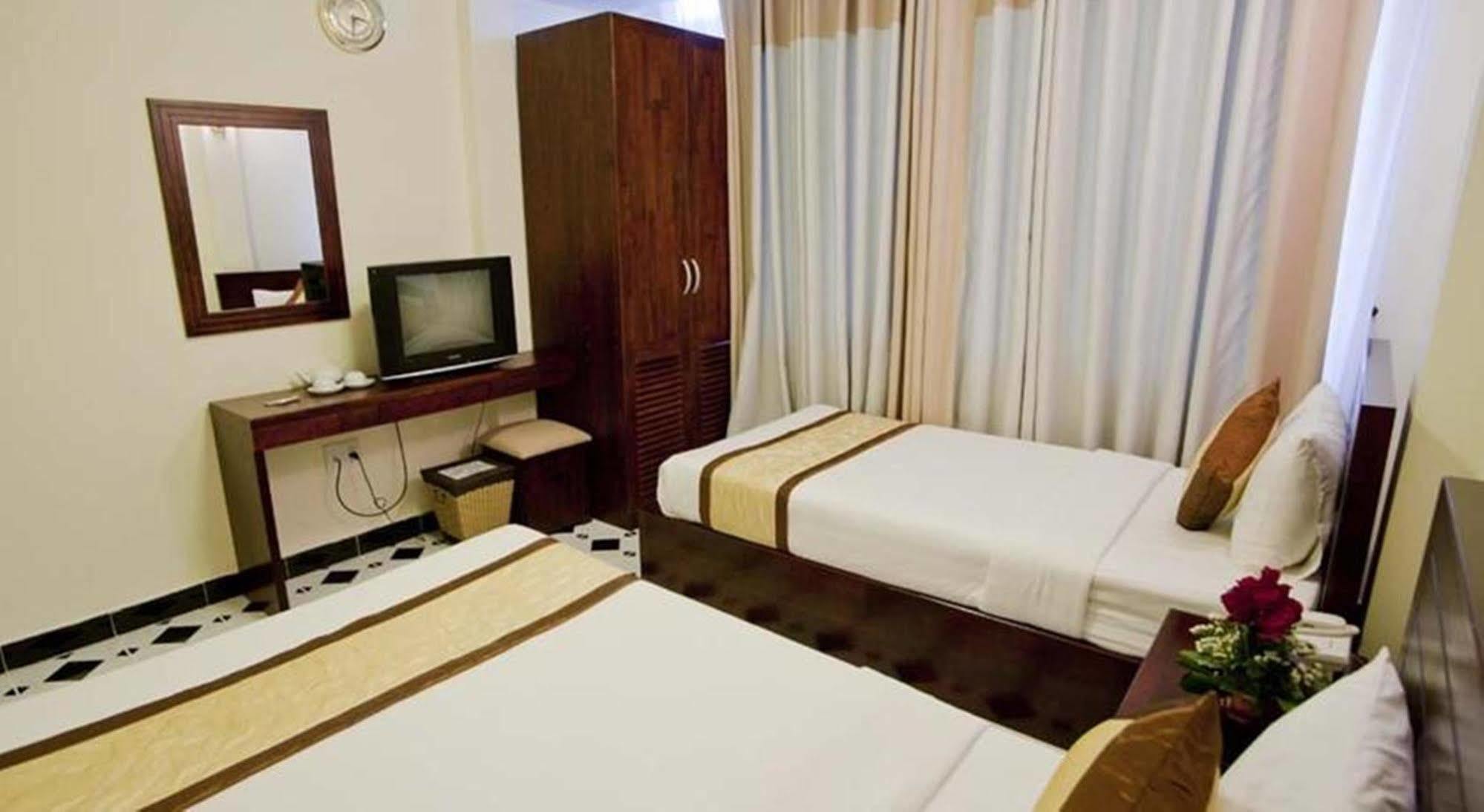 הו צ'י מין סיטי Oyo 438 Small Bay Hotel מראה חיצוני תמונה
