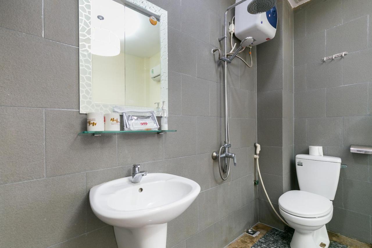 הו צ'י מין סיטי Oyo 438 Small Bay Hotel מראה חיצוני תמונה